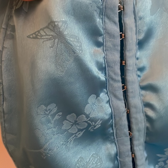 LA Hearts Silky Bodice Crop Top with Butterfly and Floral Pattern - Picture 2 of 6